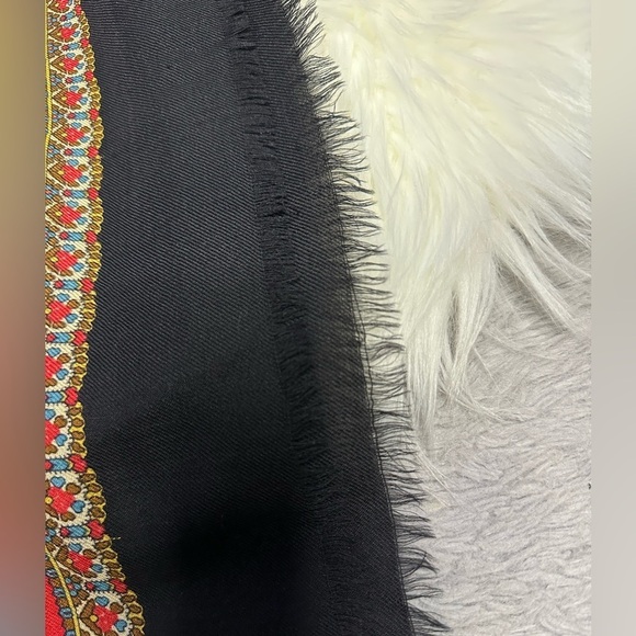 GUCCI scarf / wrap - Picture 6 of 15